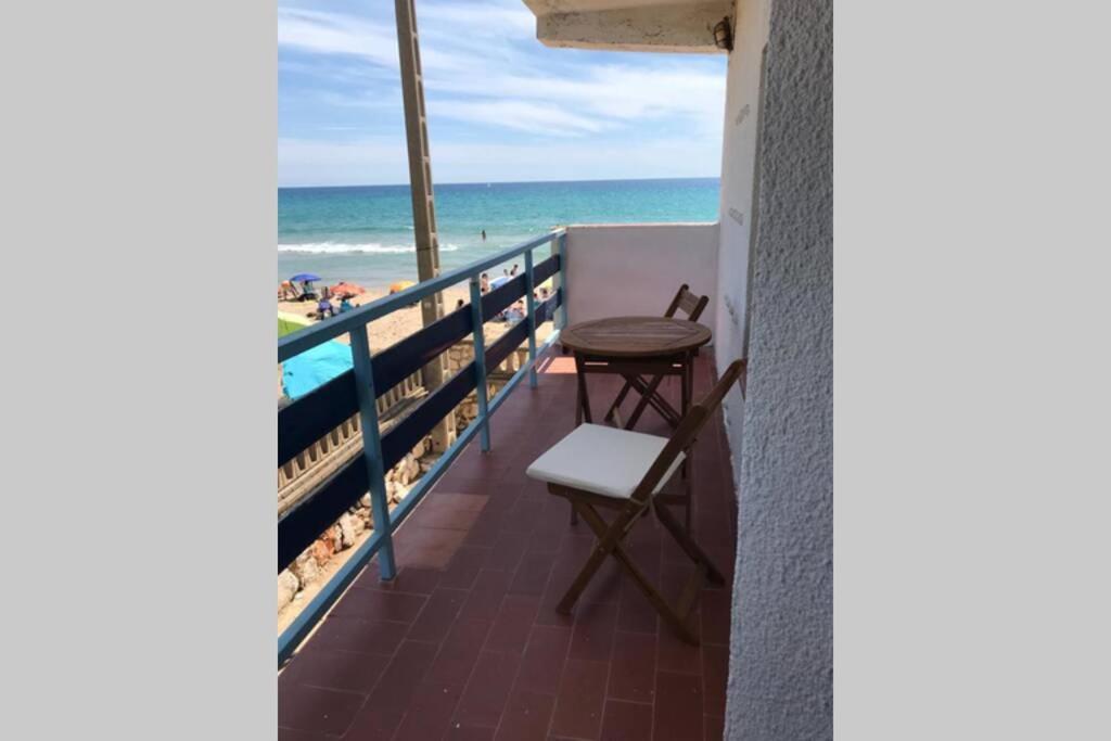 El Faro Apartaments Platja Llarga-Les Salines-Tgn Таррагона Екстер'єр фото